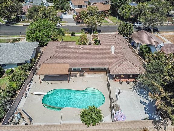 4th image of 10006 Melvin Ave