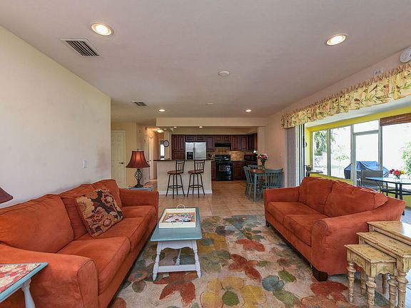 4th image of 637 Shamrock Blvd