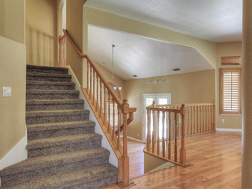 1st image of 2523 Country Club Dr