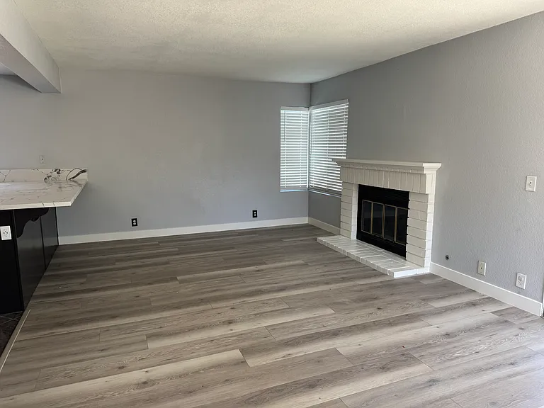 2701 Applewood Dr — Photo 4