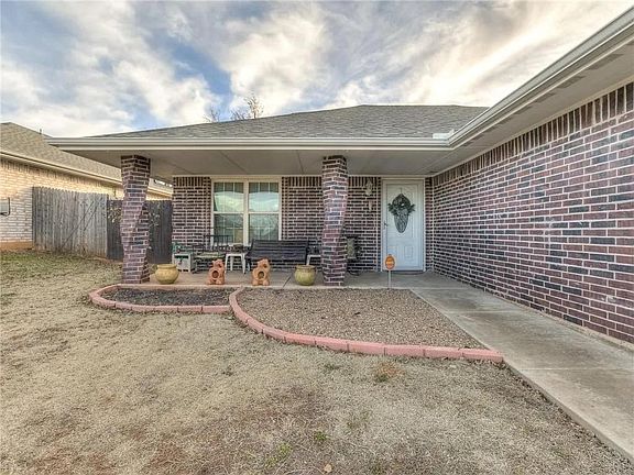 3rd image of 632 SE 26th St