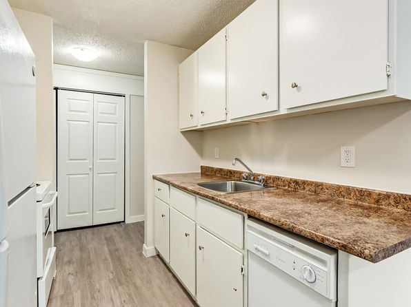 Glenwood Village | 5111 36th St, Lloydminster, AB