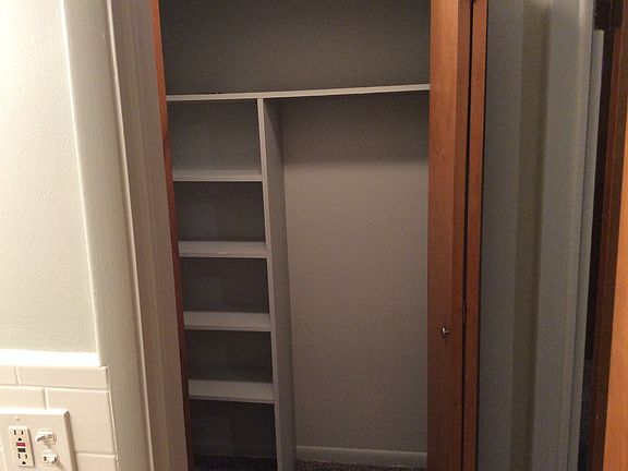 3rd image of 500 N Liberty St APT 1