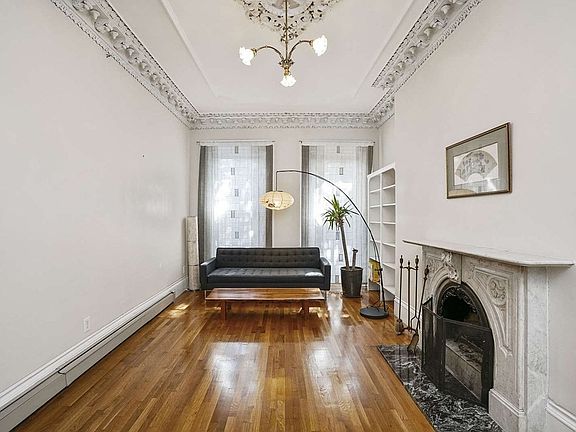 4th image of 15 Milford St APT 1