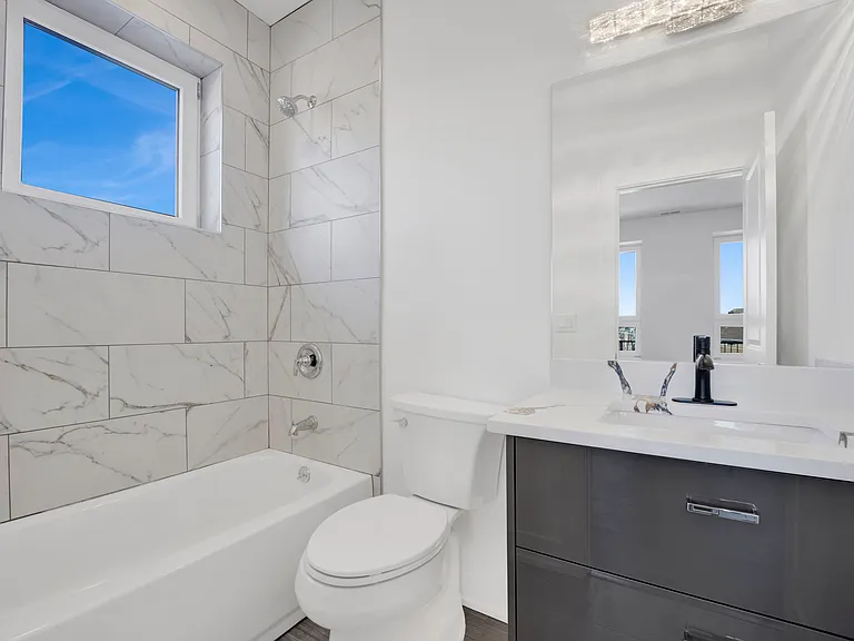 1814 S Throop St #3F — Photo 16