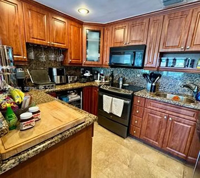 2451 Brickell Ave #CU-5P