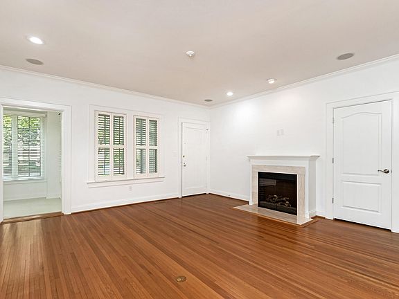 3rd image of 2243 Selwyn Ave APT 102