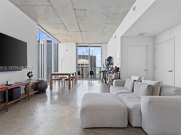 3rd image of 151 SE 1st St APT 3102