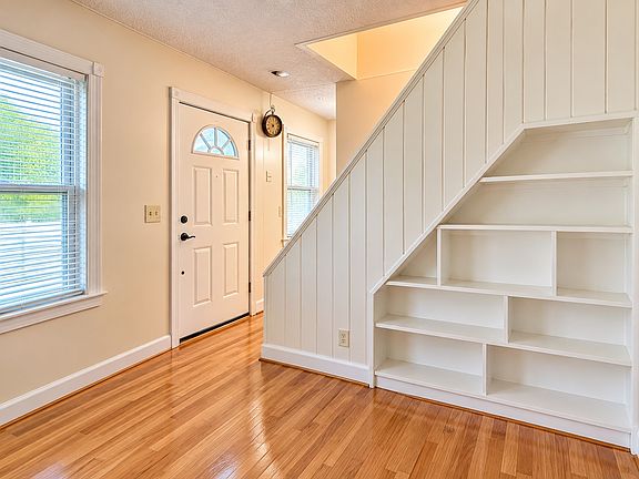 2nd image of 15 E Walnut St