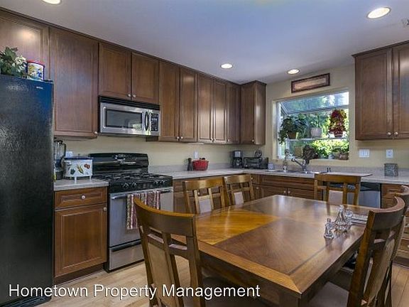 4th image of 1022 La Costa Ct