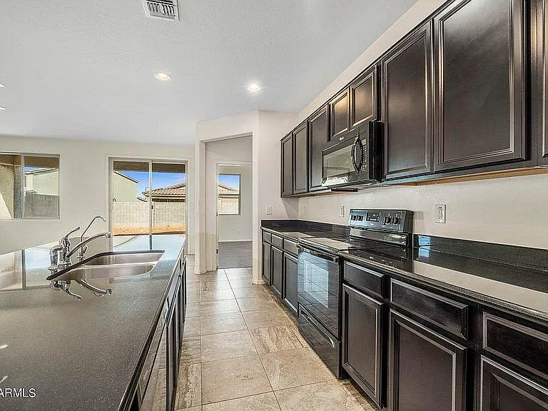 2146 W Tobias Way — Photo 8