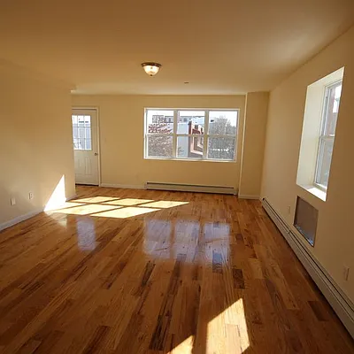 Rented by Nooklyn NYC LLC | media 43