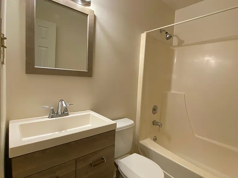 325 W Ridge St — Photo 12
