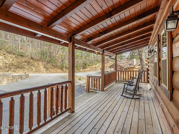 5th image of 206 Rodeo Dr