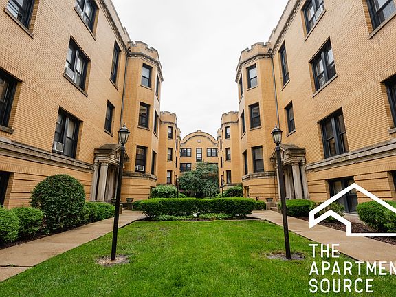 4th image of 2420 N Sawyer Ave APT 3E