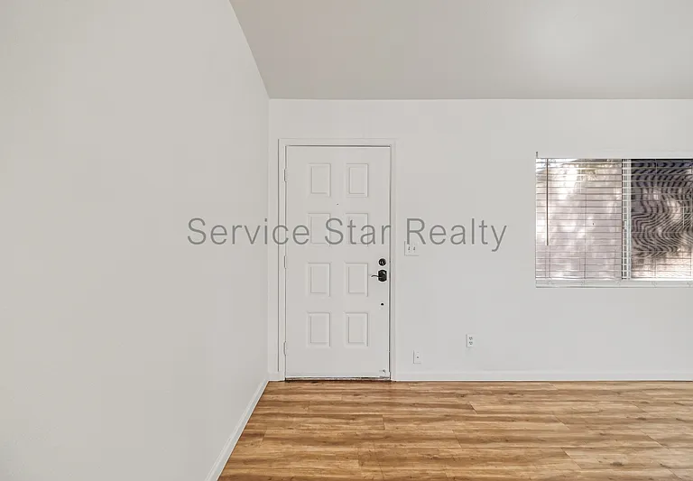 909 W Malibu Dr — Photo 7