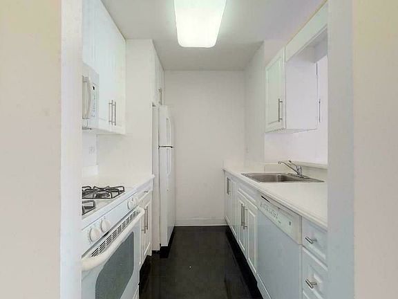 5th image of 400 E 71st St APT 15I