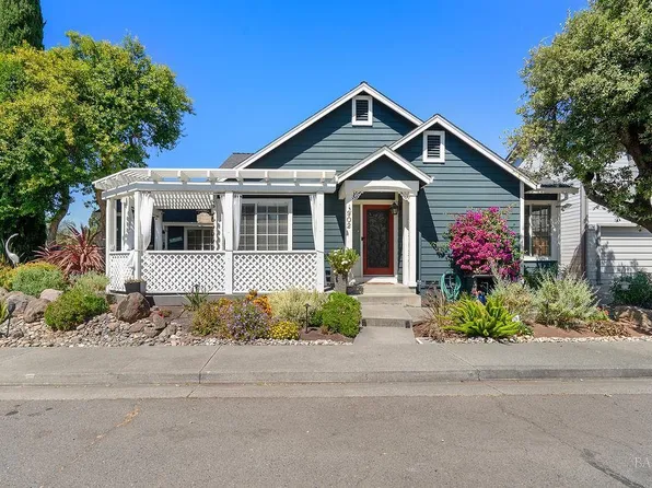 902 Edgewood Circle, Suisun City, CA 94585