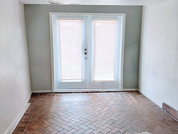 3rd image of 1536 McCoy St