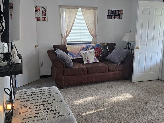3rd image of 320 N Illinois Ave