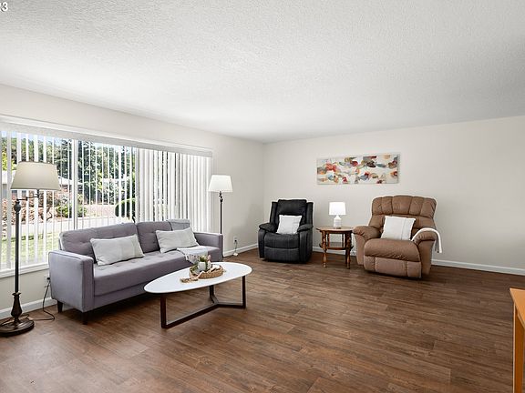 4th image of 485 NE 19th Ave