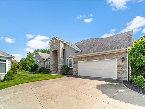 2nd image of 385 W Inverness Dr