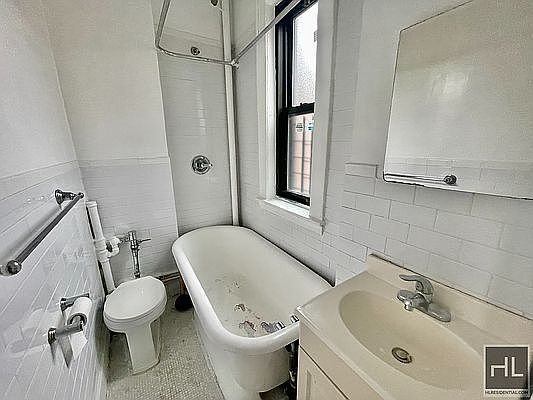 5th image of 4714 7th Ave #4H