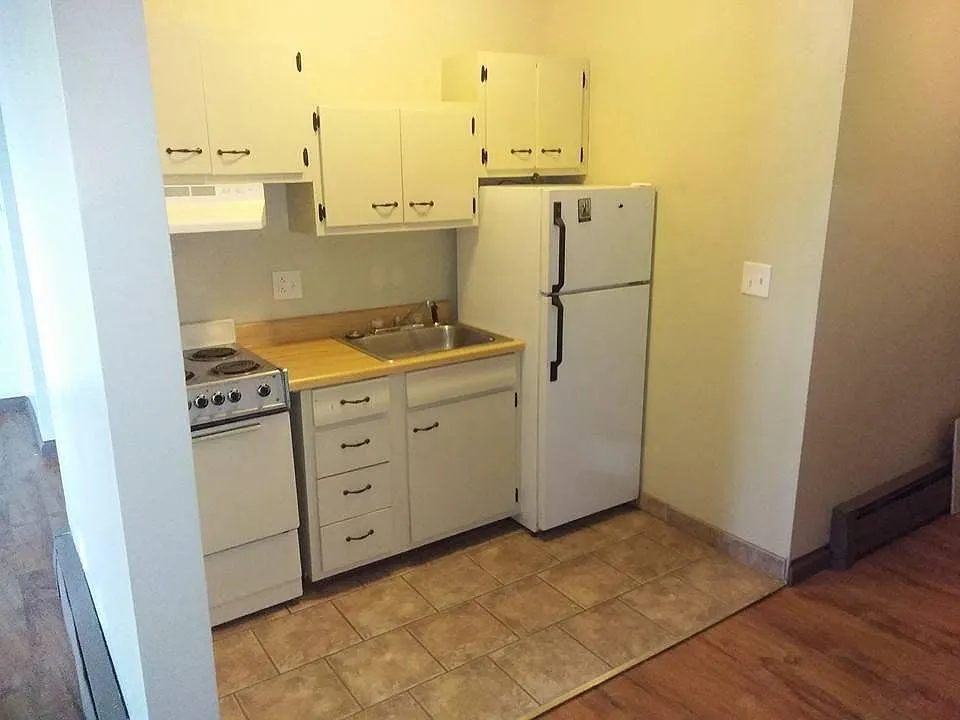 3893 Bigelow Boulevard — Photo 2