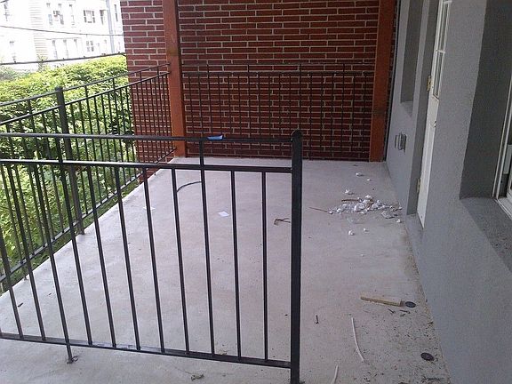4th image of 97 Troutman St #3
