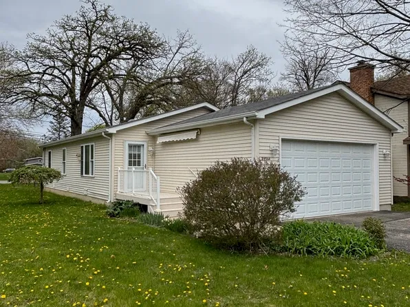 25564 W Arcade Dr N, Lake Villa, IL 60046