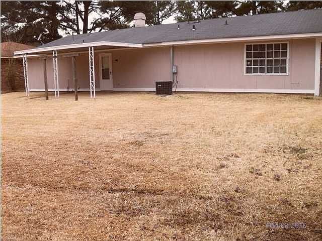 2nd image of 4949 Oak Creek Dr