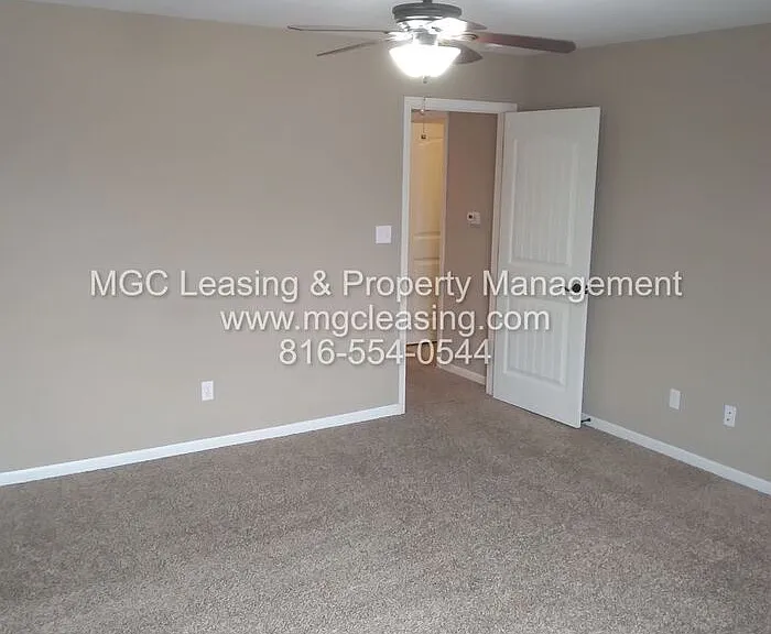 9444 N Baltimore Ave — Photo 8