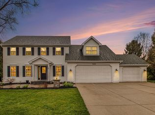 51699 Steeple Chase Dr, Granger, IN 46530