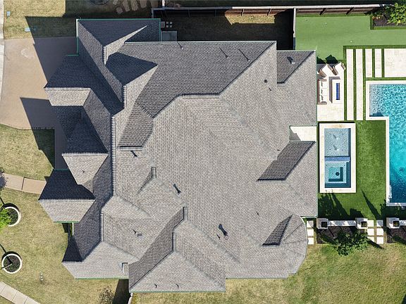 3rd image of 3930 Harrisburg Ln