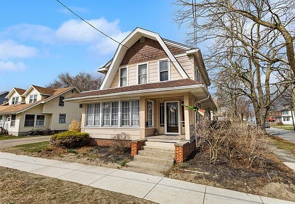 3rd image of 714 E Church St