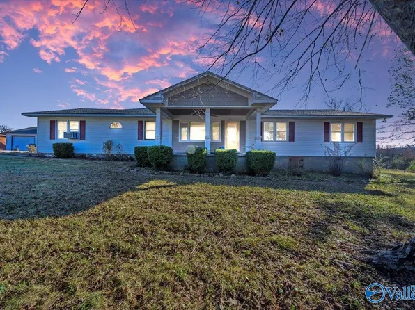 5276 Winchester Rd, New Market, AL 35761