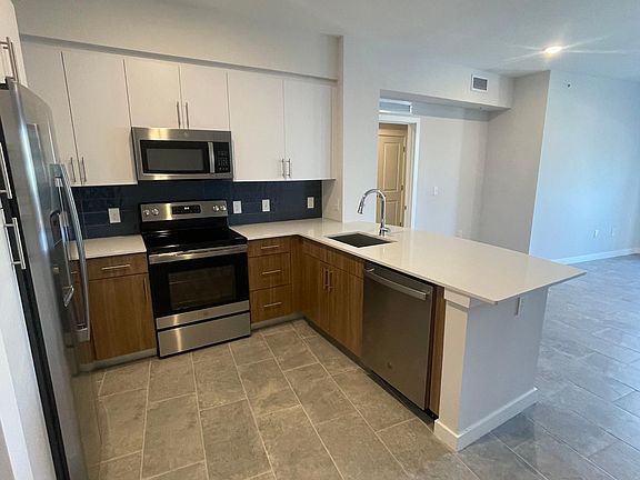 3rd image of 1871 SW 25th St #101