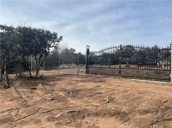 5170 Coleridge Rd, Oak Hills, CA 92344