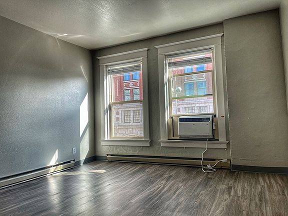 2nd image of 908 W 1st Ave