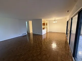 Flying Hills Apartments — Photo 6