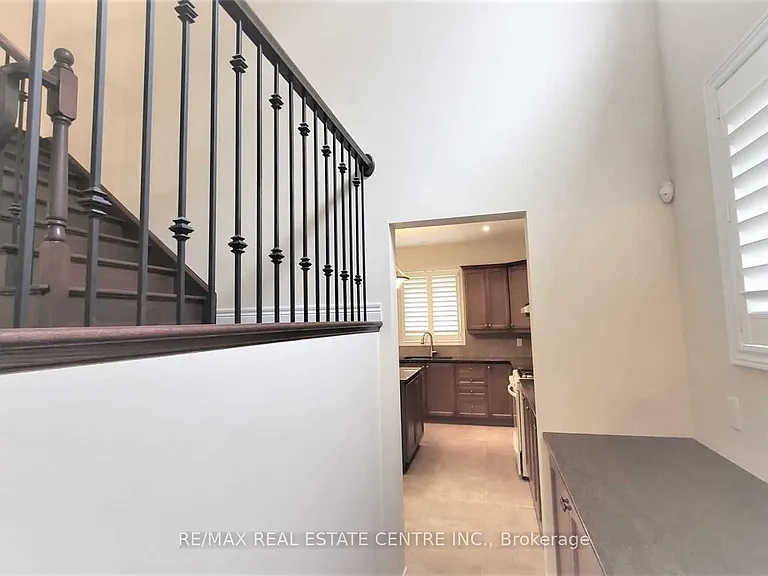 15 Sasha Ct — Photo 6