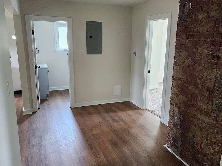 609 Main St #2 — Photo 8