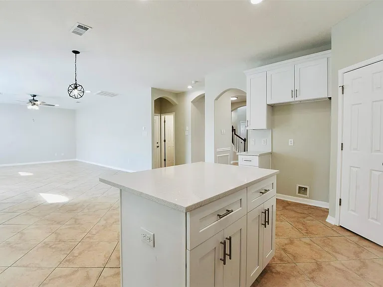 815 Robins Way — Photo 13