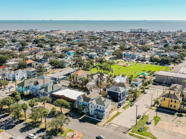1927 Broadway St, Galveston, TX 77550