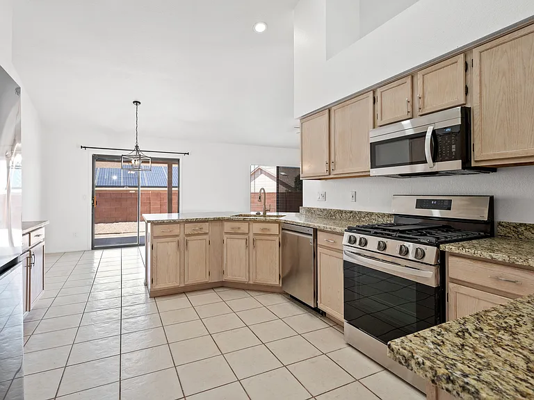 7929 N Supernova Dr — Photo 10