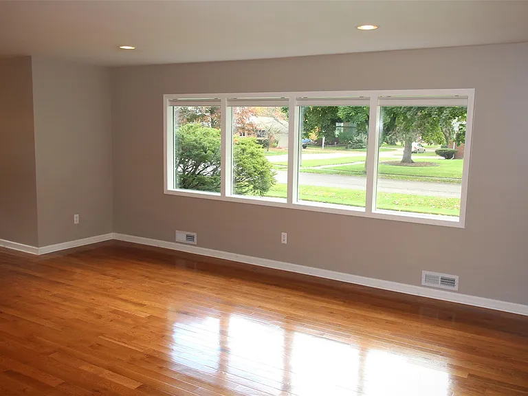 32349 Sheridan Dr — Photo 7