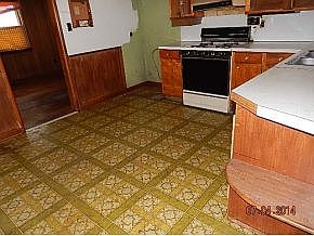 4th image of 1612 E Myrtle Ave