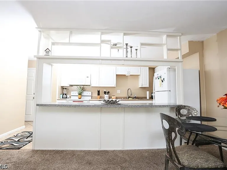 4901 Victoria Dr #204 — Photo 9