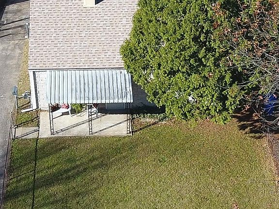 3rd image of 955 Marcellus Dr