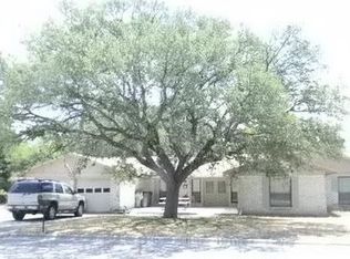1801 Bluff Dr, Round Rock, TX 78681